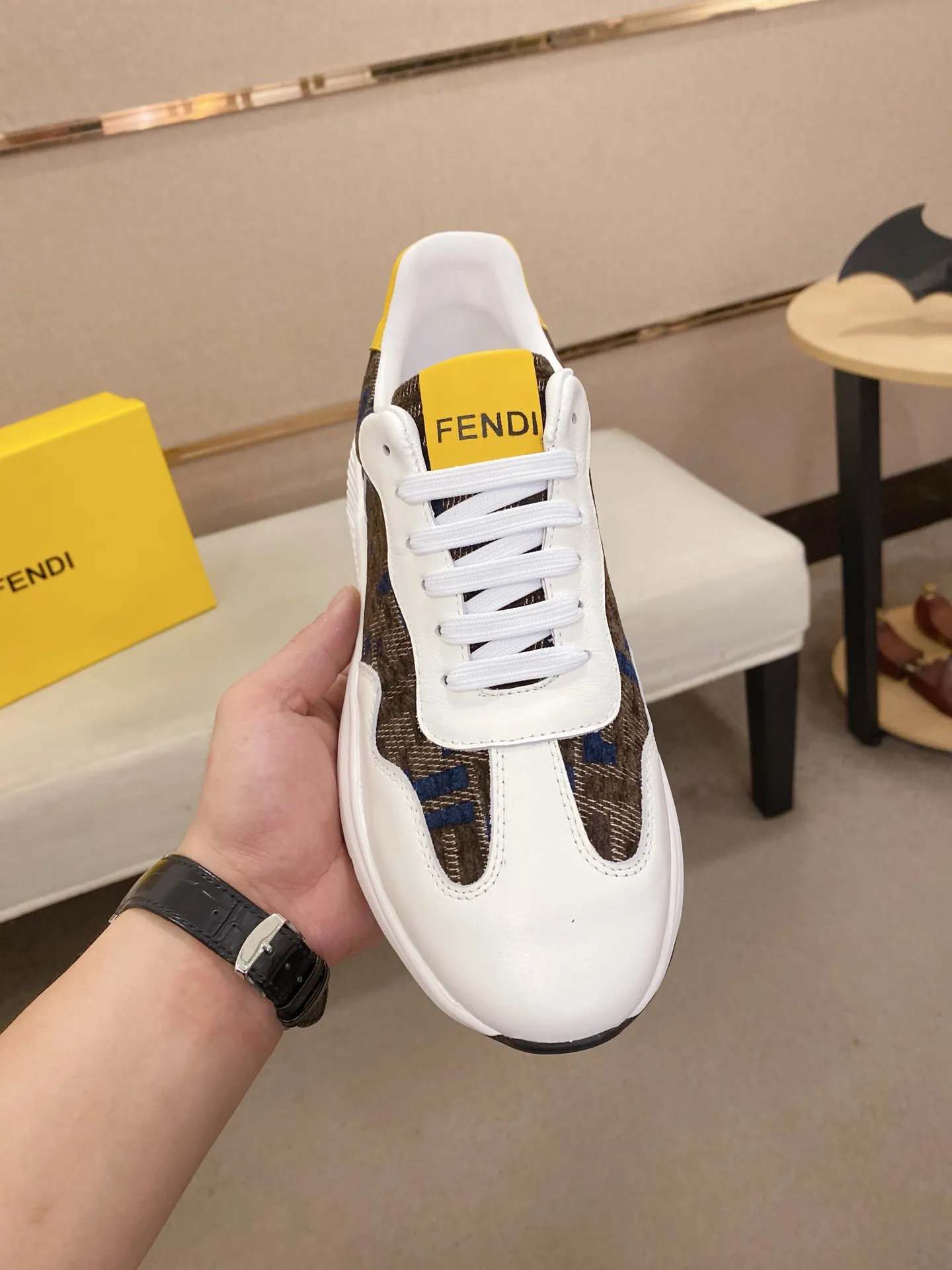 Men's shoes 💰 462💰 (fendi) New style 👊🏻 upper 🇮🇹 imported cowhide fabric 🇩🇪 lining imported sheepskin lining. The original outsole is molded to highlight the identity of every man, and the upper foot is elegant and stable🚶🏻🚶🏻The high-end custom counters reproduce the original version📯No matter the wind or rain, the shoe last remains unchanged and can withstand the verification of time🔍️,🔵 Size: 38-44